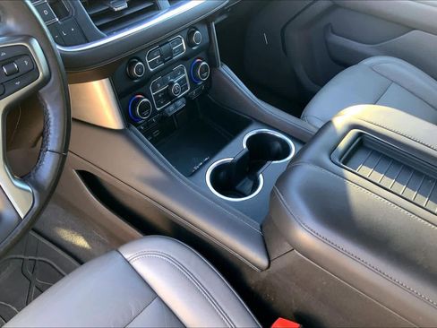 Used 2021 Chevrolet Tahoe Z71 w/ Z71 Signature Package image 16