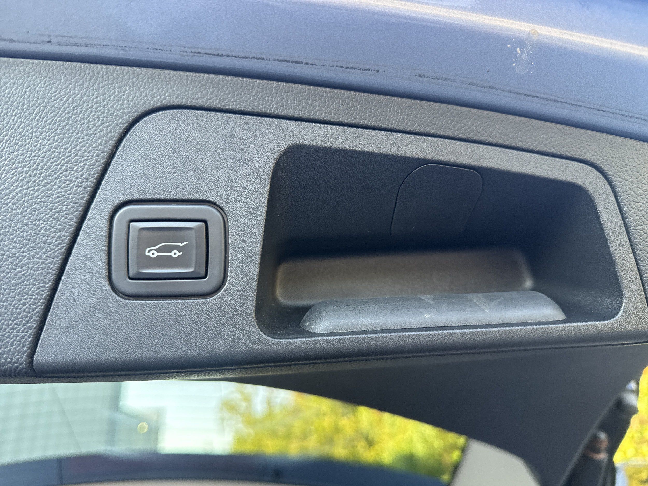 Used 2020 Buick Envision Essence AWD/4WD image 12