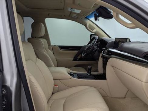 Used 2018 Lexus LX 570 4WD image 21
