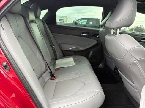 Certified 2022 Toyota Avalon Limited FWD image 8