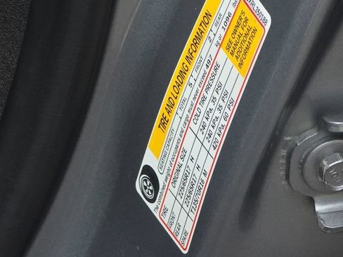 Used 2024 Chevrolet Equinox LT AWD/4WD image 32