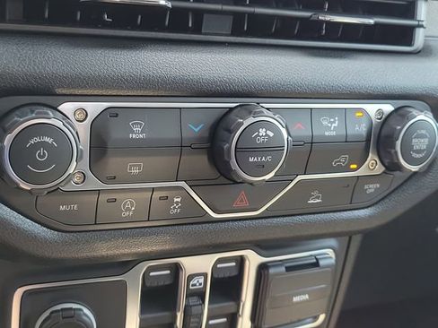 New 2026 Jeep Gladiator Sport image 22