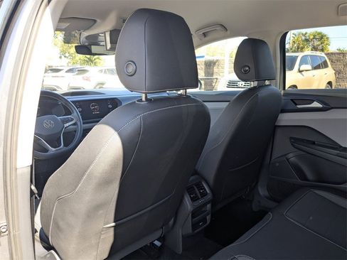 Used 2024 Volkswagen Taos SE image 22