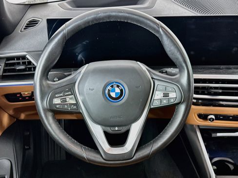 Used 2023 BMW i4 eDrive35 w/ Premium Package RWD image 18