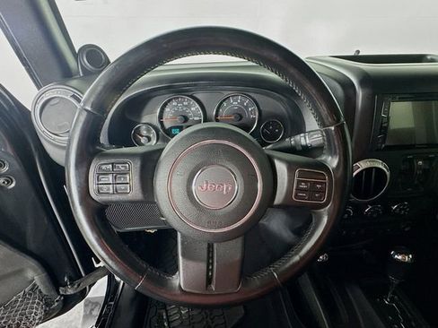 Used 2012 Jeep Wrangler Unlimited Rubicon w/ Connectivity Group image 11