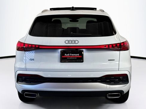 Used 2025 Audi Q5 Premium w/ Convenience Package image 6