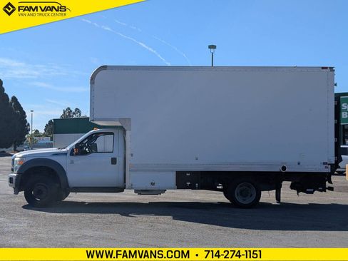 Used 2015 Ford F550 2WD Regular Cab Super Duty image 4