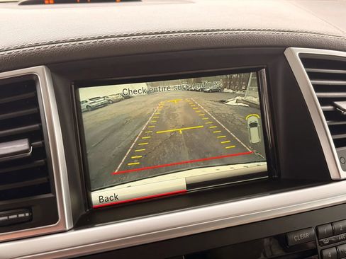 Used 2014 Mercedes-Benz GL 450 4MATIC image 41