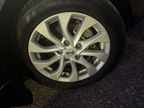 Used 2019 Nissan Sentra SV FWD image 4