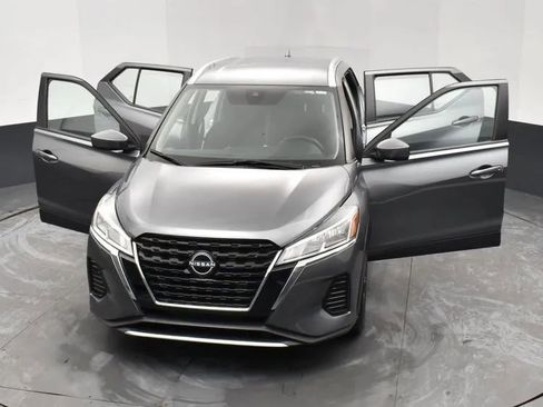Used 2023 Nissan Kicks SV image 10