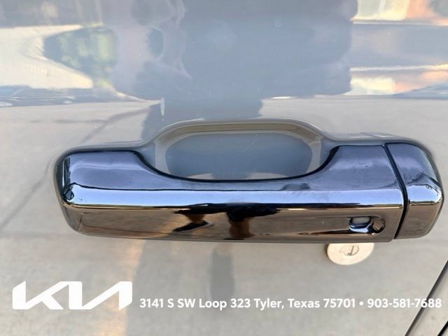 Used 2020 Jeep Wrangler Unlimited Sahara AWD/4WD image 5