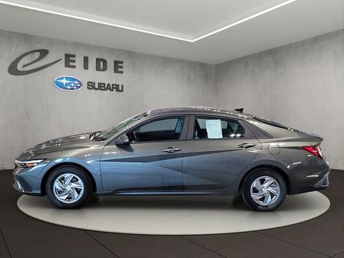 Used 2024 Hyundai Elantra SE FWD image 7
