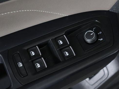 Used 2021 Volkswagen Atlas SE w/ Panoramic Sunroof Package image 39