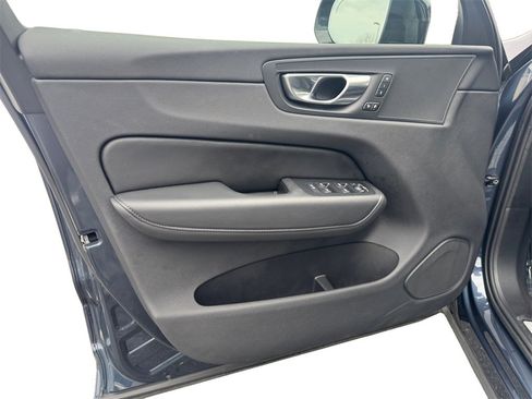 Certified 2025 Volvo XC60 B5 Plus image 8