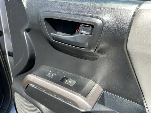 Used 2021 Toyota Tacoma SR5 w/ Technology Package AWD/4WD image 18