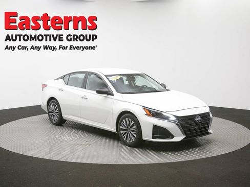 Used 2025 Nissan Altima 2.5 SV FWD image 50