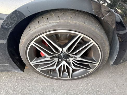 Used 2022 Kia Stinger GT1 RWD image 9