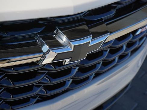 New 2026 Chevrolet Trax RS w/ Sunroof Package image 13