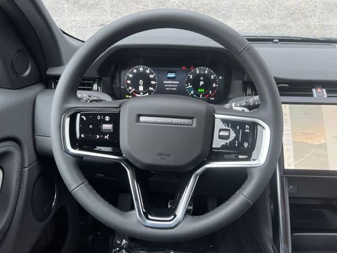 New 2025 Land Rover Discovery Sport Dynamic SE image 19