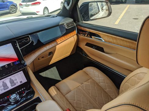 Used 2024 Jeep Grand Wagoneer L Series III image 19