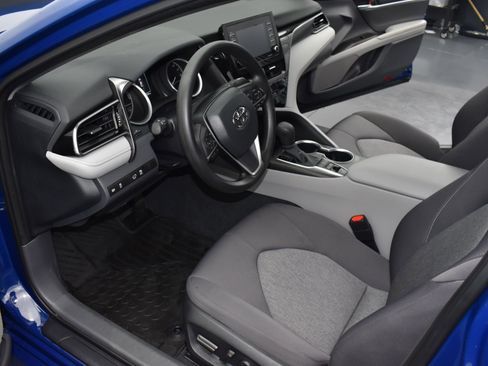 Used 2023 Toyota Camry LE image 12