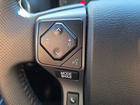 Used 2022 Toyota Tacoma TRD Off-Road w/ TRD Premium Off Road Package AWD/4WD image 19