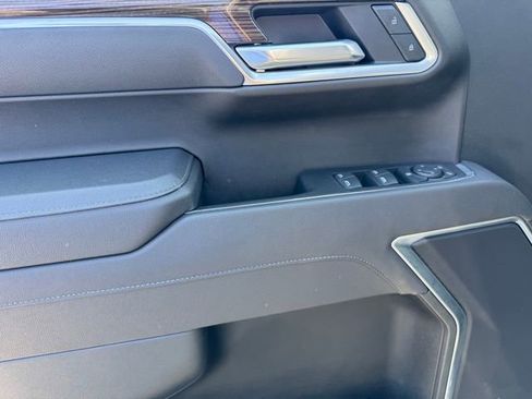 Used 2025 Chevrolet Silverado 1500 LT w/ LPO, Dark Essentials Package image 15