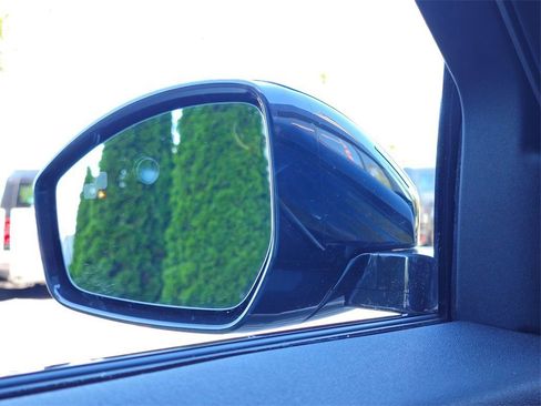 New 2025 Land Rover Range Rover Velar S image 21