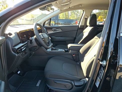 New 2026 Kia Sportage LX FWD image 11