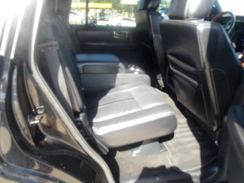 Used 2016 Lincoln Navigator Select RWD image 8