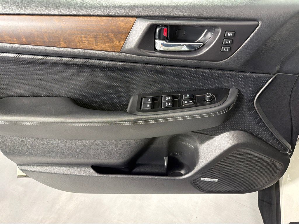 Used 2015 Subaru Outback 2.5i Limited AWD/4WD image 11
