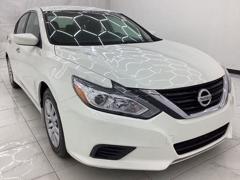 Used 2018 Nissan Altima 2.5 S w/ S Convenience Package FWD image 3