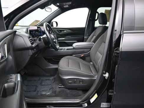 Used 2024 Chevrolet Traverse LT FWD image 11