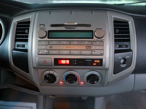 Used 2011 Toyota Tacoma PreRunner w/ SR5 Pkg #2 image 16