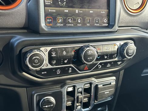 Certified 2021 Jeep Gladiator Mojave image 26