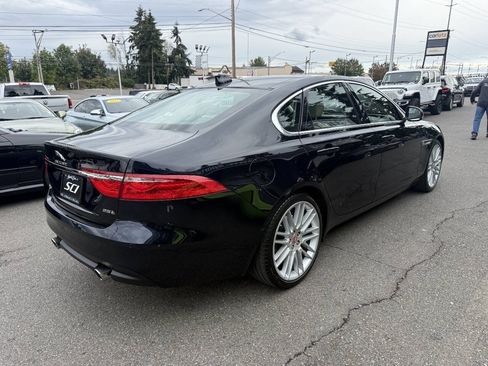 Used 2016 Jaguar XF Prestige RWD image 5