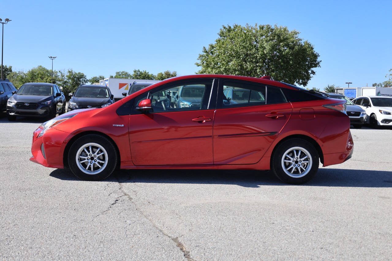 Used 2017 Toyota Prius Two w/ Prius Two Safety Plus Package FWD image 8