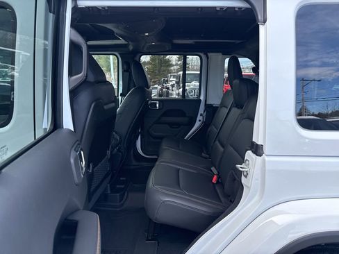 Certified 2025 Jeep Wrangler Sahara image 22