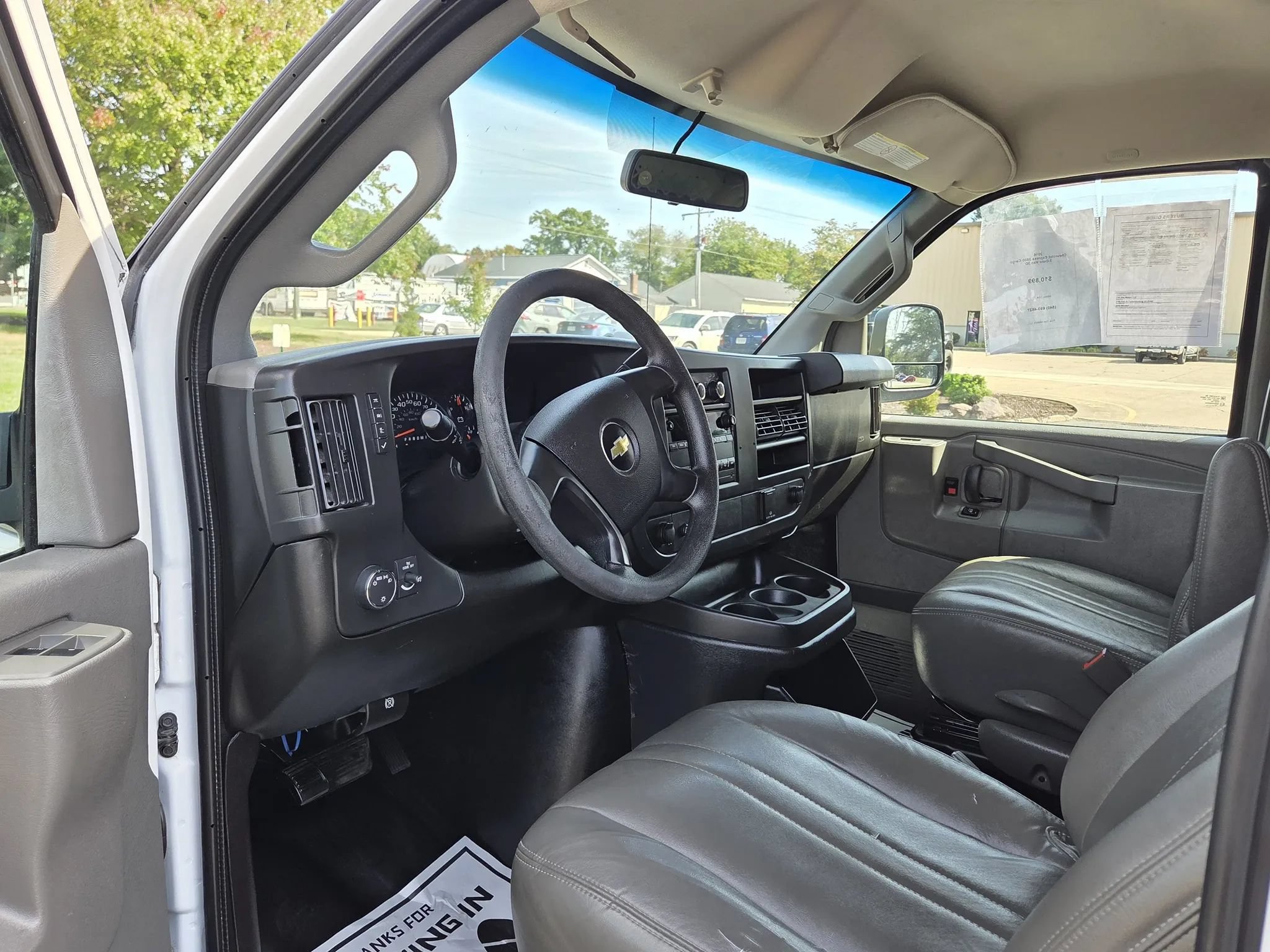 Used 2016 Chevrolet Express 3500 RWD image 11