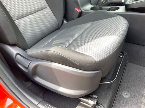 Used 2023 Kia Soul LX w/ LX Technology Package FWD image 33
