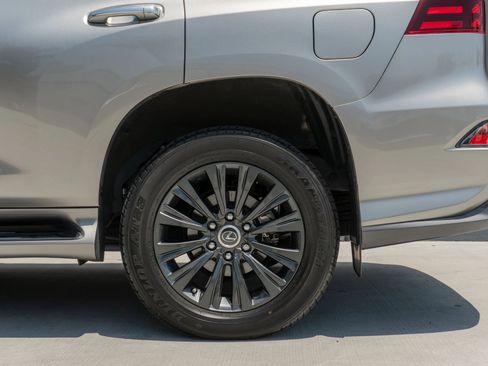 Used 2022 Lexus GX 460 Premium w/ Accessory Package AWD/4WD image 33
