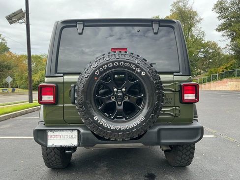 Used 2022 Jeep Wrangler Sport image 6