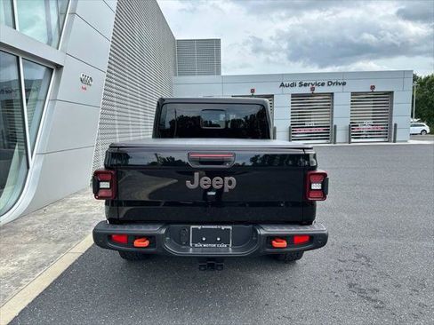Used 2025 Jeep Gladiator Mojave AWD/4WD image 4