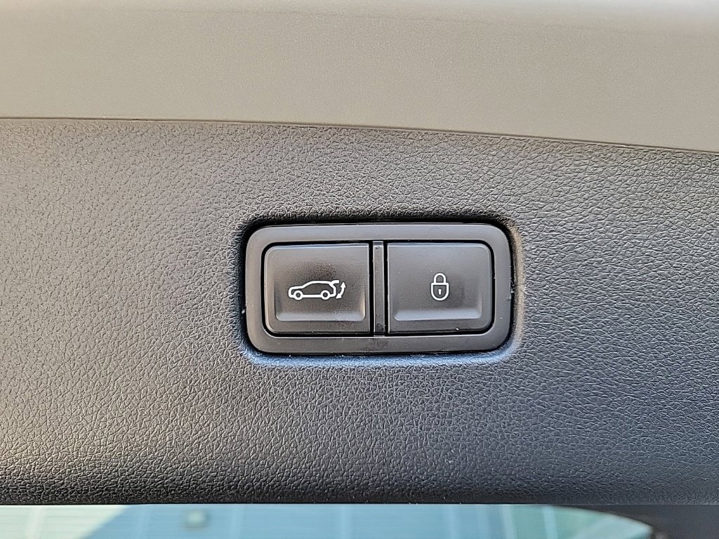 Used 2025 Genesis GV70 2.5T AWD/4WD image 19