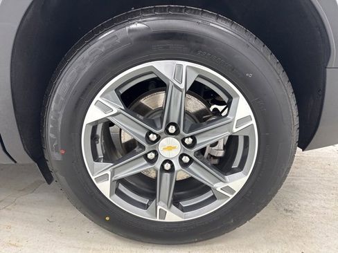 Used 2025 Chevrolet Blazer LT image 33