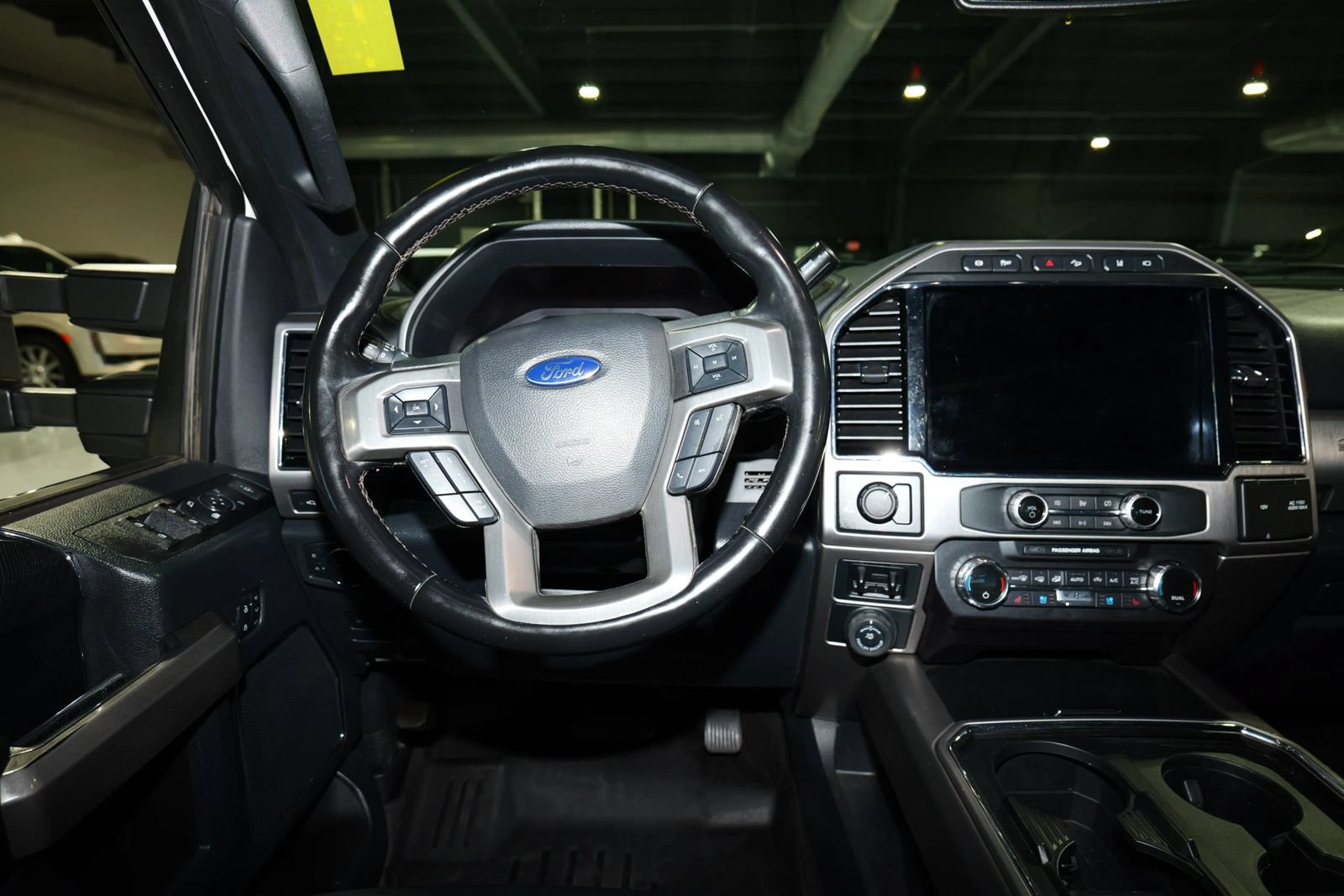 Used 2022 Ford F350 Platinum w/ FX4 Off-Road Package AWD/4WD image 20