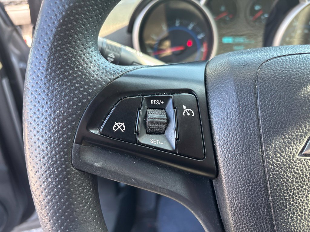 Used 2015 Chevrolet Cruze LT FWD image 18