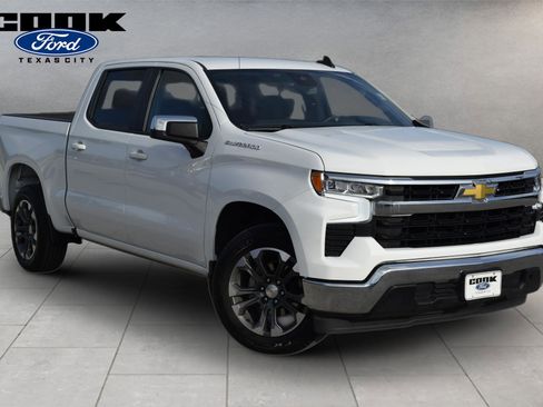 Used 2024 Chevrolet Silverado 1500 LT w/ Convenience Package II RWD image 2