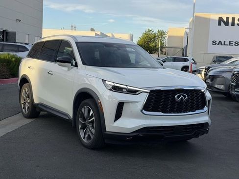 Certified 2023 INFINITI QX60 Luxe w/ Performance Audio Package image 1