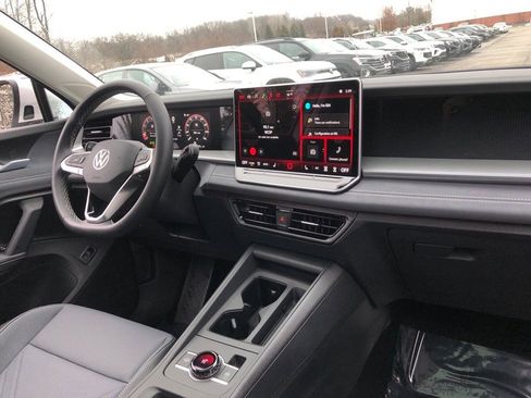 New 2026 Volkswagen Tiguan SE AWD/4WD image 17